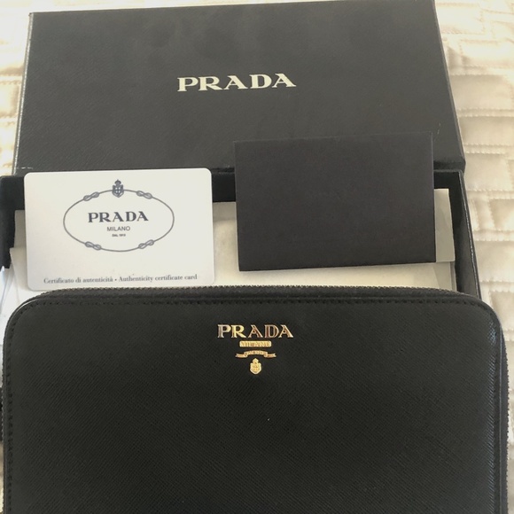 PRADA WALLET - Picture 1 of 6
